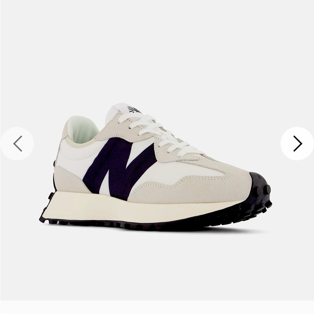 Women’s 327 colorway sea salt with white & black NWT, in box, never worn!